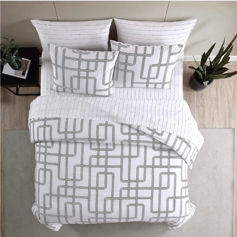 City Scene Mainline White Duvet Cover & Sham Bedding Set King - Picture 5 of 11